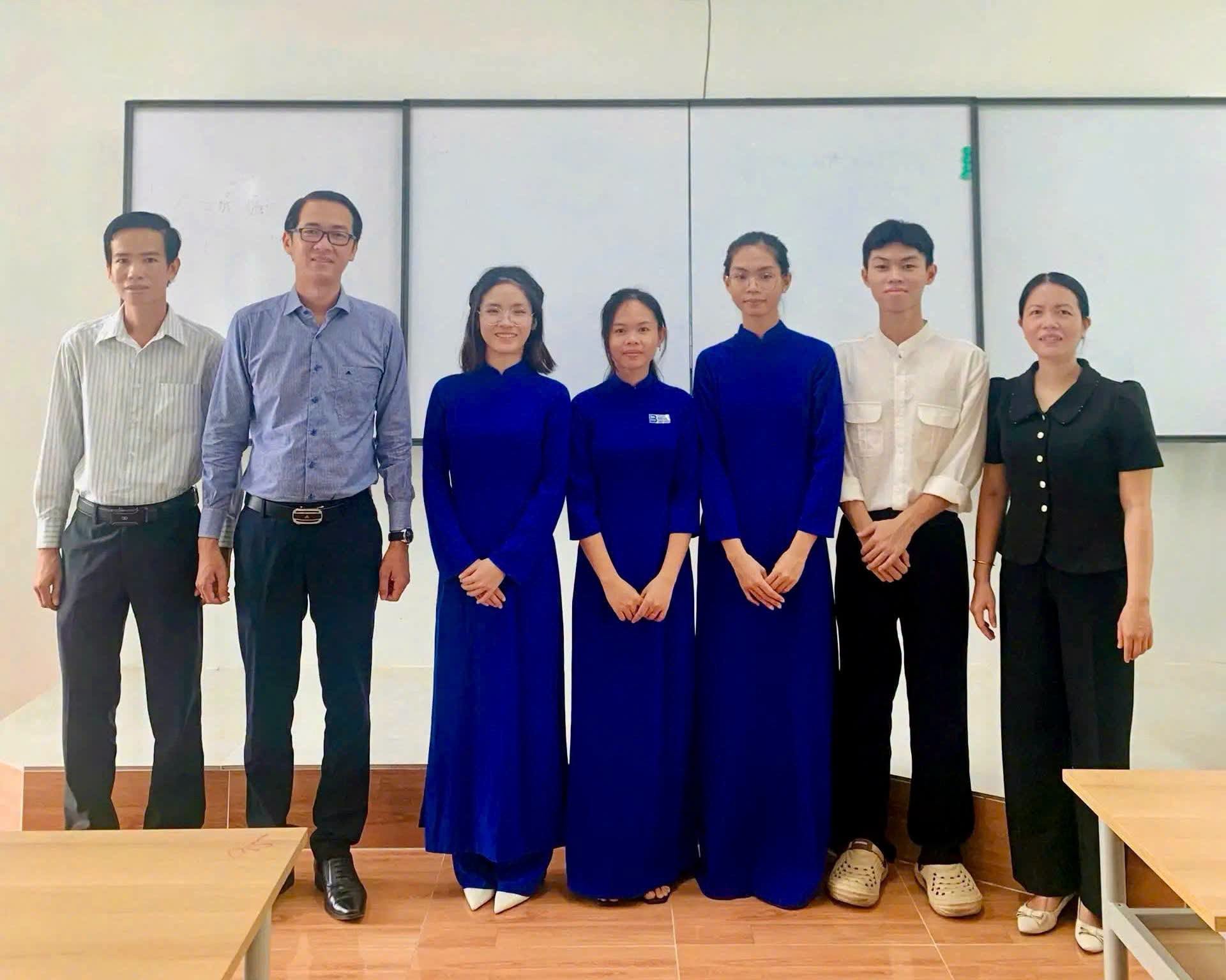 KHOA KINH TẾ VÀ LUẬT TỔ CHỨC CÁC HỘI ĐỒNG NGHIỆM THU ĐỀ TÀI NGHIÊN CỨU KHOA HỌC SINH VIÊN